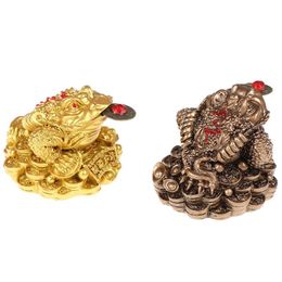 Decoraciones interiores Feng Shui Toad Money LUCKY Fortune Wealth Chinese Golden Frog Moneda Adornos de mesa Regalos Coche Ornament255i