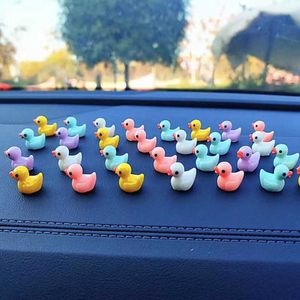 Interieurdecoraties mini hars gele kleine ornamenten styling miniatuurfiguren kleine handwerk eend voor auto -huisdecoratie met lijm AA230407