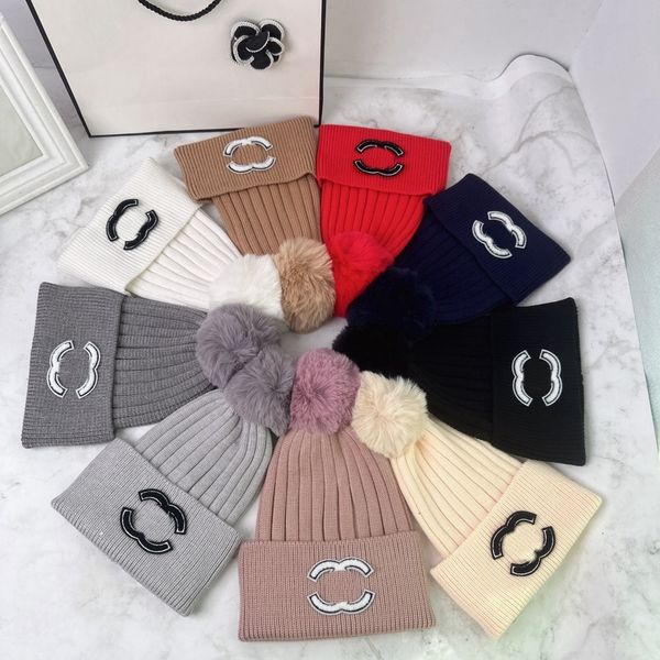 Gorro de punto de marca internacional para mujer, gorro de lana de Cachemira clásico a la moda con bola de pelo para invierno