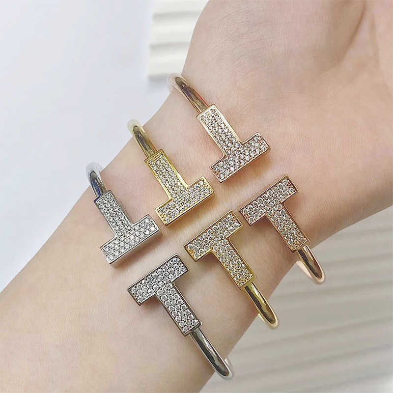 Célébrité Internet Tiffay s925 Sterling Silver New Wide Double T Bracelet Fashion Versatile Premium Women's Diamond With logo