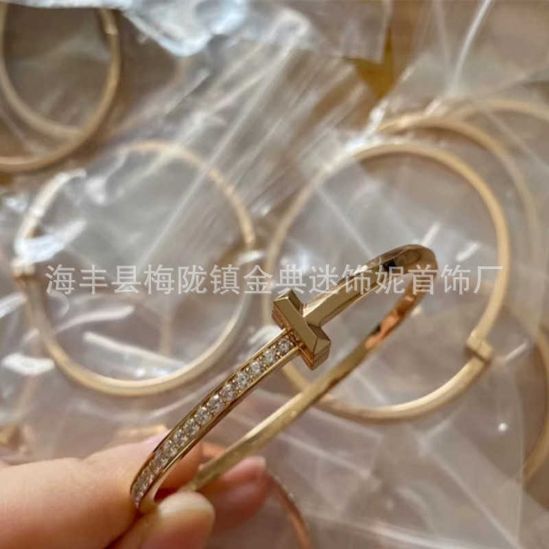 Internetkändis V guldpläterad T1 armband mode smal version enkel stängning Qianxi tryckknapp i samma stil