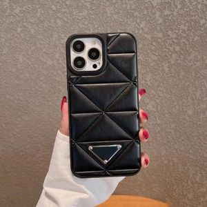 iPhone 13 Pro Max Case Designer Phone Cases Puffy Big Diamond Pattern pour Apple 15 14 12 Luxe Cuir Mobile Back Cover Funda Noir Blanc Bleu Foncé Rose Violet PU2