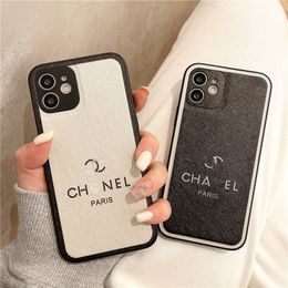 Coque de téléphone de luxe avec chaîne pour Iphone, compatible modèles 14promax, 14pro, 14plus, 12, 11, 13, X, Xs, Xr, C, lettre