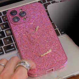 iPhone 15 Pro Max Designer Glitter Phone Phone Case pour Apple 14 plus 13 12 11 Luxury Bling Diamond Studded Pumper Protective Lens Film Film Hardware Back Cover Coque Fundas Pink