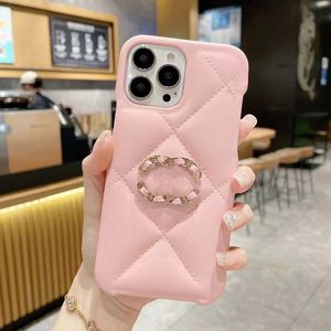 Funda para teléfono iPhone 15 Pro Max Designer Puffy para Apple 14 13 12 11 XR XS 8 7 Plus Puntada de cuero PU de lujo Patrón de diamante grande Funda trasera móvil de medio cuerpo Coque Fundas Rosa