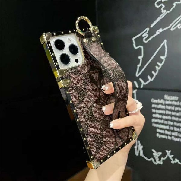 Étuis pour iPhone Designer Fashion Phone Cases pour iPhone 15 Pro Max Cases Apple iPhone 14 Pro Max 13PRO 13 12promax 12 11 Cases Fashion Brand Dragonne Mobile Cover