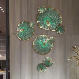 Plaques décoratives en métal feuille de Lotus, Art en fer, décoration créative de fond de canapé de maison, mur intérieur doux, plaque 331Y
