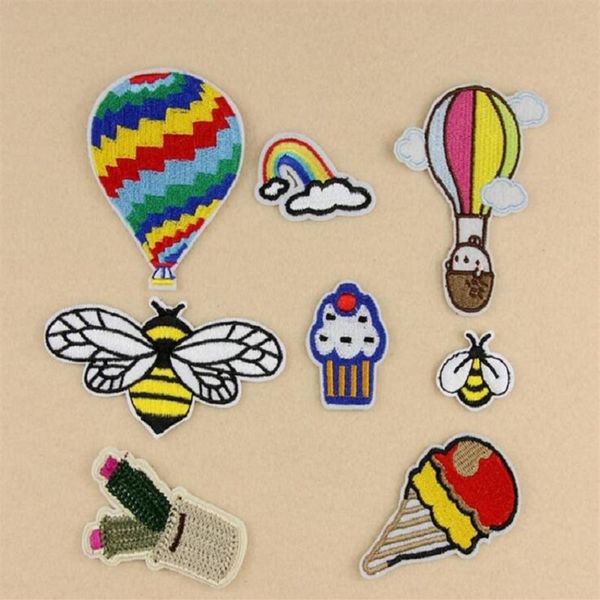 Fer sur des patchs bricolage brodé Patch autocollant pour vêtements vêtements badges en tissu couture feu ballon abeille muffin tasses design243F