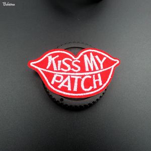 Ironing Sticker Kiss My Patch Rouge Badge brodé pour la veste T-shirt Taplume Appliques décoratives