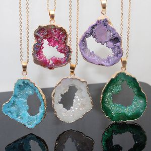 Colliers avec pendentif en pierre naturelle d'agates de cristal plaqué or irrégulier avec chaîne pour hommes et femmes, bijoux à la mode