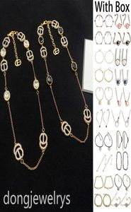 Onregelmatige sieraden kettingontwerper Luxe hanger bruiloft Geschenkketen Goud diamanten kettingen voor damesbrief Pearlketen Dongjew1089203