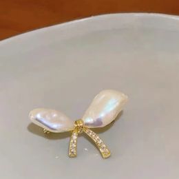 Broche de nœud perle irrégulière, épingle à revers en ramiement en cristal en diamant, accessoires de vêtements de boucle non glissants