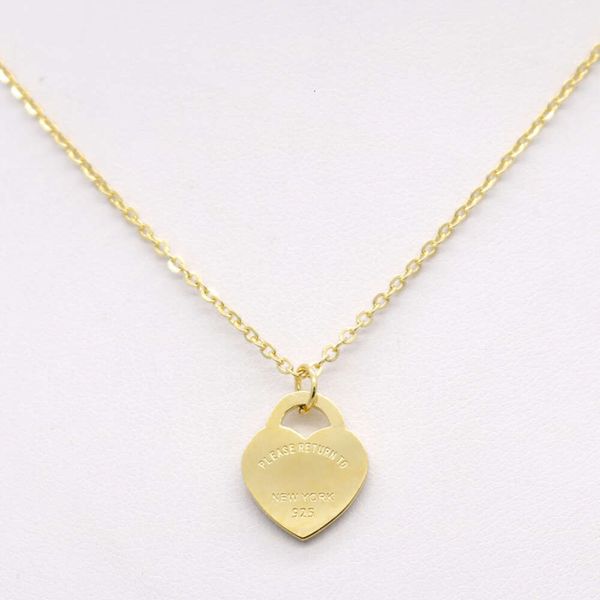 Ism-Cadena de cuello inoxidable para mujer, joyería corta, collar de corazón de melocotón único de acero y titanio dorado