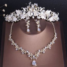Itacazzo Juego de cabecera nupcial Pendientes de collar de corona de cuatro piezas Tiaras clásicas adecuadas para bodas y fiestas de cumpleaños para mujer 240511
