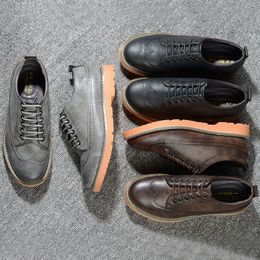 Italiaanse merk mannen formele schoenen ontwerper brogue schoenen mannen schoenen casual mannenschoenen zapatos de hombre erkeek ayakkabi sapato masculino