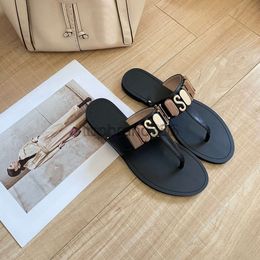 Brand italien sandale tongs designer chaussures chaussures plates talon pantoufle femme fashion noire blanches curseurs piscine de voyage de voyage mule mule été extérieur nager sandale