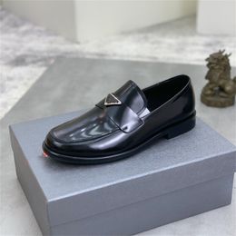 Chaussures habillées de créateurs confortables italiens pour hommes en cuir véritable bureau hommes chaussures Oxford classique bout pointu noir formel mocassins décontractés taille 38-45