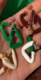 Joyería de diseño italiano esmalte gota esmalte triángulo verde senior women039s Pendientes Ear Studs Moda Personalizada Party accessor1587789