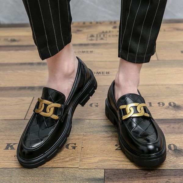 Designer italien Mode Homme Chaussures plates Chaîne en métal Fond épais Mocassins Slip-on Coiffeur Casual Hommes Chaussures noires grande taille: US6.5-US10