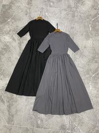 Italiaanse ontwerper, nieuwe gebreide patchwork jurk met ronde hals, zuivere kleur voor herfst en winter 2023