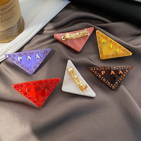 Pinza para el cabello triangular de diseñador italiano, pasadores de diamantes coloridos vintage, dijes de marca de diseñador, joyería para el cabello, nuevo estilo, pinzas para el cabello laterales, sombreros clásicos para mujer