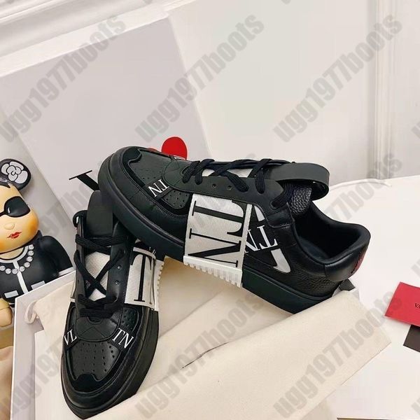 Zapatos casuales de lujo italianos Piel de becerro con cordones Zapatos deportivos de diseñador Blanco Negro Gris Azul Moda Remache Cuero Low Top Zapatos de tenis para hombre y mujer Zapatos para correr EUR36-45