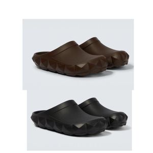 Italiaans gemaakt sandalen, rubberen injectiedruk platte bodem ronde teen slippers, modieuze lichtgewicht en comfortabele casual sandalen voor heren, EU39-46