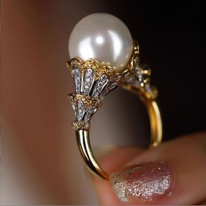 Bague d'opale italienne en dentelle de luxe en dentelle en dentelle en dentelle en dentelle de perle diamant bicolore pour femmes