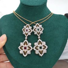 Style de la cour rétro italienne Big Pendant Collier Collier de conception creux Colliers de flocon pour femmes bijoux de fête 240528