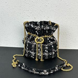 Italiaanse Womens Designer Tweed Trekkoord Bucket Bags Klassieke Mini Vanity Cosmetic Case Gold Metal Chain Charms Crossbody Schouder Outdoor Sacoche Handtassen 18CM