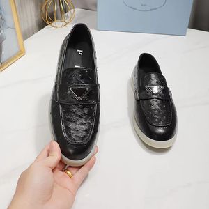 Italië Merk Luxe Designer Platte Bodem Jurk Schoenen Lefu Schoen Klassieke Driehoek Teken Damesmode Lederen Schoenen Casual Scarpe 8A Kwaliteit Echt Leer Formele Schoen