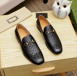 Chaussures habillées de marque célèbre italienne, mocassins de fête pour hommes, chaussures décontractées avec boucle dorée, chaussures en cuir noir