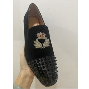 Italie mode noir daim chaussures en cuir pour homme à la main à pointes mocassins de luxe hommes broderie robe chaussures appartements chaussures décontractées