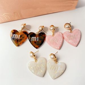 Italie Mumu Heart Drop Boucles d'oreilles acétate Boucles d'oreilles en forme de coeur acrylique pour la Saint-Valentin Femme Exquise Lumière Luxury Boucles d'oreilles
