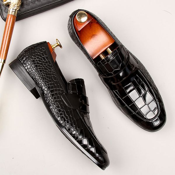 Mocasines italianos de cabeza redonda para hombre, zapatos de vestir sin cordones con patrón de cocodrilo de cuero genuino, zapatos Oxford informales de boda en negro y Borgoña para hombre