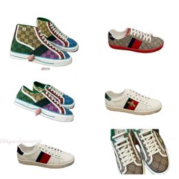 Italia envío para hombres Diseñador gratis Ace Ace Zapatos casuales Women White Flat Flat 1977S Shoe Green Red Stripe Borded Parejas Trainers de zapatillas Tamaño 35-46 37