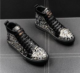 Italië Nieuwe Mannen Designer Nationaliteit Klinknagel Paillette Casual Flats Hoge Tops Schoenen Man Punk Rock Recreatie Cocasins Loafers Schoenen 38-44 BMM763