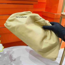 Italie Pochette Hangbag Botteg Venet L Nouvelle Pochette Moutarde Jaune Nuage Grand Sac À Main Neuf Taille 36