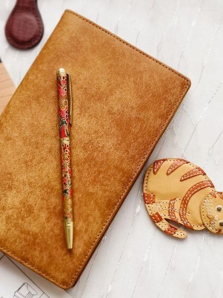 Italie Notebook de poche en cuir à tannage à légumes vintage A6 / A7 Slim Bi-Fold authentique de 11 mm Small Ring-Lion avec une fente de carte