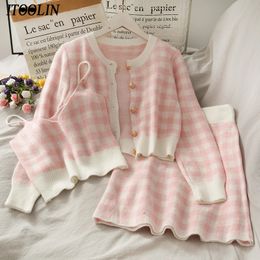 Itoolin dulce mujer set de tres piezas de tres piezas de resorte rosa suéter de cárdigan corto camis de dos piezas Mini falda 240425