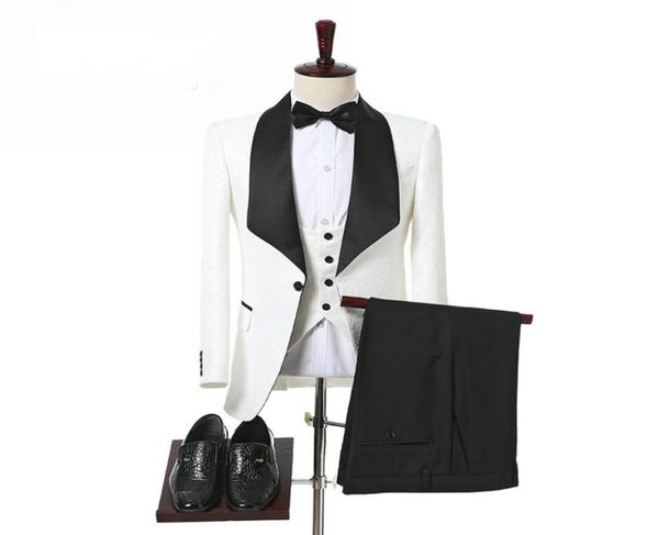 Trajes de marfil y negros para hombres de boda use una solapa de chal de tres piezas de chaleco personalizado pantalones de chaqueta de esmoquin 3746800