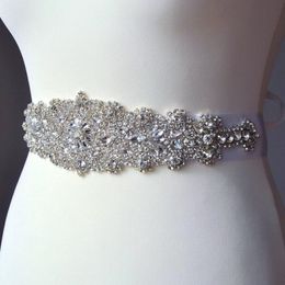 Couleur Ivory Fabriqué à la main Crystal Mariage Bridal Sash Nouveau 2019 Luxurious Satin Wedding Belts chauds vendant des chutes de mariage 2266