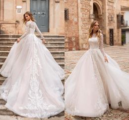 2019 bescheiden pure lange mouwen kant trouwjurken een lijn tule kant applique rechter trein bruiloft bruidsjurken met knoppen robe de mariée