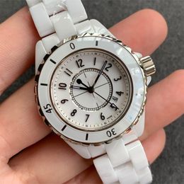 J12 H0968 AAA 3A Kwaliteit Horloges 33 mm Women Watches Sapphire Glass Ceramic met originele Logo Gift Box Quartz Lady Watch 02