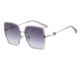 J565 Retro Mode Zonnebril Metalen Betaling Dames Vierkant Avant Garde Comfortabele Anti Glare