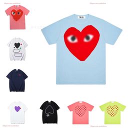 J6BE Summer Mens Camisetas CDGS Play T Shirt Commes Manga corta para mujer Dess Bordery Heart Heart Red Love de