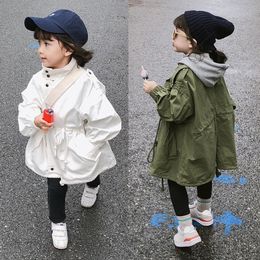 Vestes 2 6 ans filles en bas âge longues Trench manteaux 2024 mode coréenne coupe-vent veste pour printemps automne vêtements pour enfants 230828