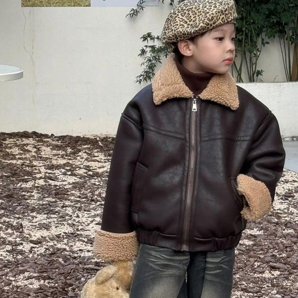 Chaquetas 2023 Otoño Invierno niños coreanos usan niños de piel marrón oscuro una Chaqueta corta moda Casual todo-fósforo abrigo cálido para niños