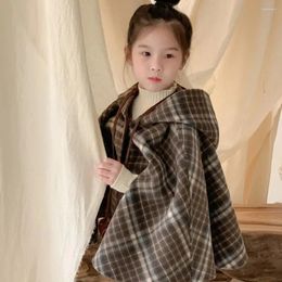 Giacche 2023 Mantello per bambini Inverno Ragazze coreane Plaid di lana Mantello con cappuccio Cappotto Ragazza per bambini Versatile Capispalla di lana a doppia faccia