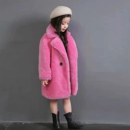 Vestes 2023 Vêtements d'hiver pour filles Trench-Coat tondu en peau de mouton couleur unie Long pardessus unisexe épaissir fourrure rabattre Coolar 231128